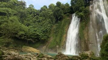 rörelse bakgrund natur landskap naturskön cikaso vattenfall video