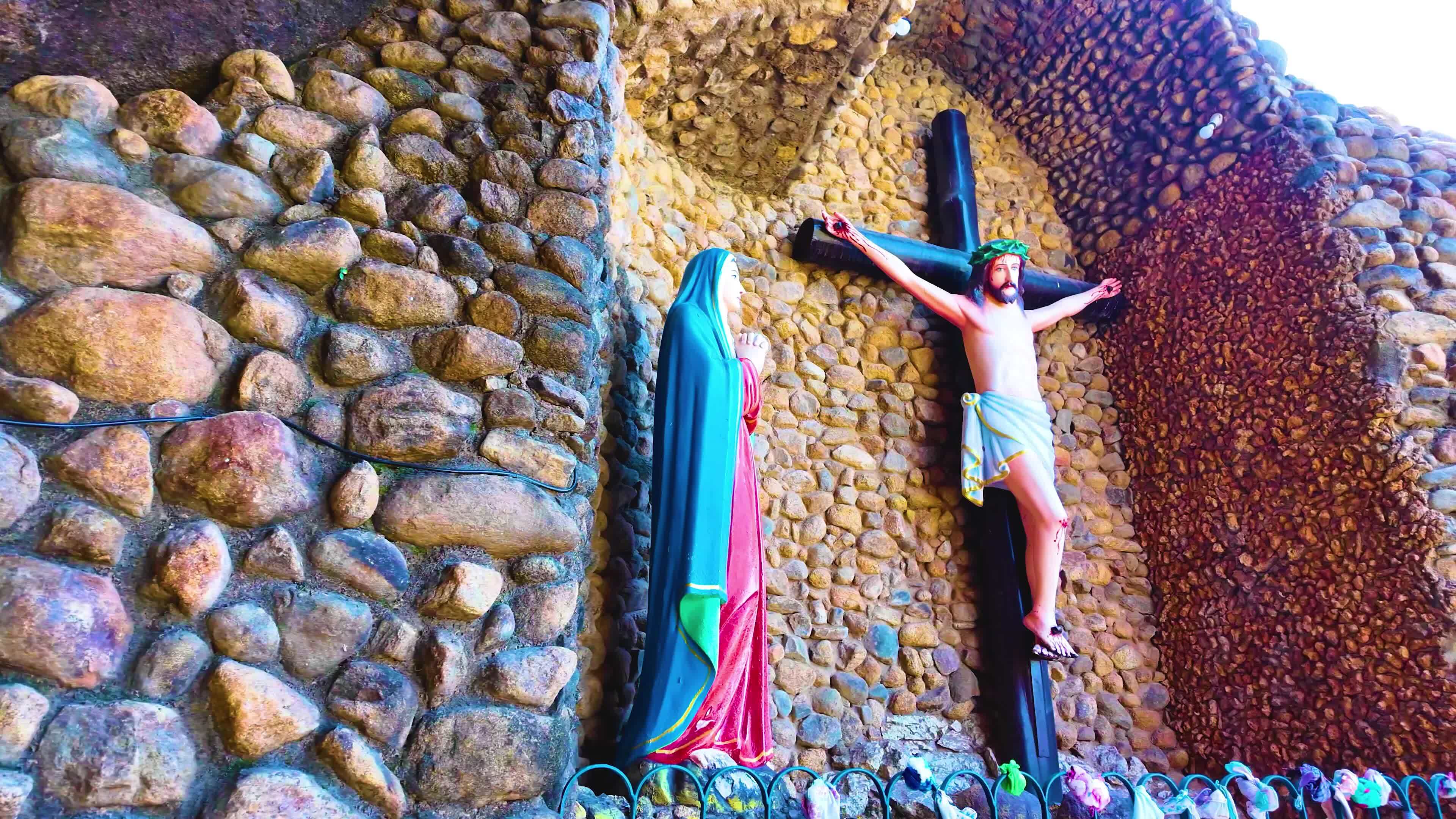 Jesus Statue Bleeding Rightwards Shot 40293391 Stock Video at Vecteezy