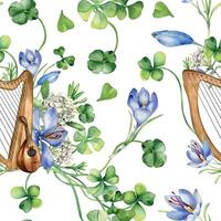 Musical instruments and spring flowers watercolor seamless pattern isolated on white. Painted green clover with harp and mandoline. Irish symbol hand drawn. Design for St Patrick day background. vector