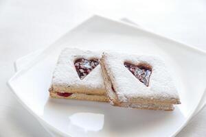 pacana galletas con Cereza relleno foto