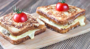 hamburguesa con queso francés tostadas foto