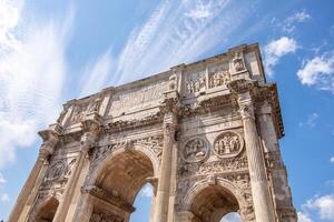 el arco de Constantino en Roma foto