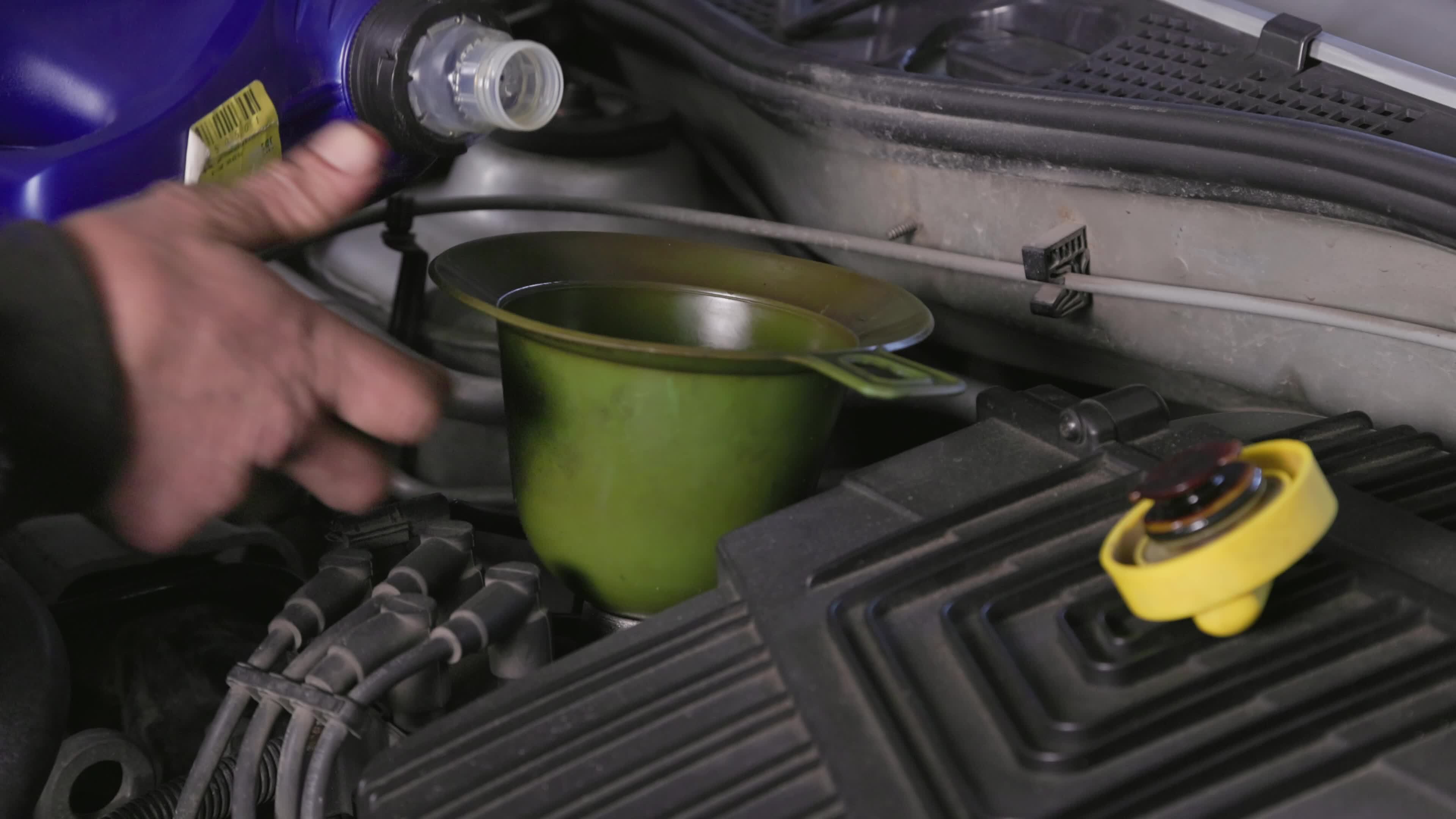 Oil Change Technician Salary - 331q42w