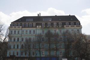 un zona con vistoso casas en kiev, Ucrania. brillante paisaje urbano foto