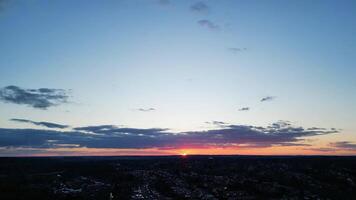 Zeit Ablauf Antenne Aussicht von beleuchtet zentral Watford Stadt von England Vereinigtes Königreich beim Nacht. März 3., 2024 video