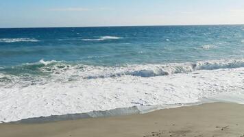 Tormentoso Oceano definiendo el horizonte línea video