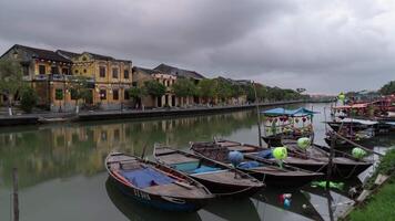 Hoi een Vietnam ongeveer 2024 - do bon rivier- zonsopkomst tijd vervallen video