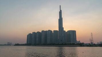 ho chi minh città, Vietnam, circa 2024 - saigon Vietnam orizzonte punto di riferimento 81 Torre tramonto tempo periodo video