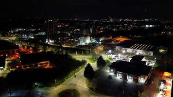 Zeit Ablauf Antenne Aussicht von beleuchtet zentral Watford Stadt von England Vereinigtes Königreich beim Nacht. März 3., 2024 video