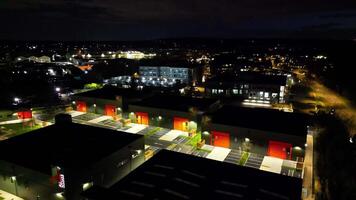 aereo Visualizza di illuminato centrale watford città di Inghilterra UK a notte. marzo 3°, 2024 video