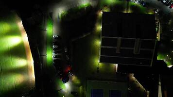 alto angolo Visualizza di illuminato centrale welwyn giardino città di Inghilterra grande Gran Bretagna a notte. marzo 1°, 2024 video