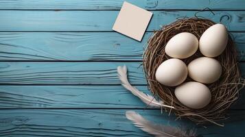 ai generado bandera presentando Pascua de Resurrección huevos y plumas en un nido en un azul de madera fondo, encarnando un minimalista concepto foto