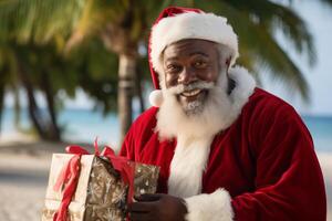 ai generado alegre afro americano Papa Noel claus con un regalo en un tropical playa foto