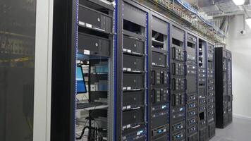 groot servers in een datacenter 4k achtergrond video