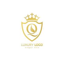 Luxury Crown Q logo. Letter Q wings logo. vector
