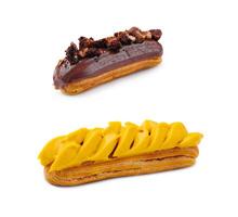 eclair con chocolate crema y avellanas y eclair con mango crema aislado foto