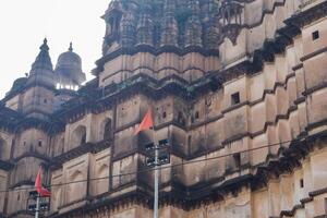 hermosa ver de orchha palacio fuerte, raja mahal y chaturhuj templo desde jahangir mahal, orcha, madhya pradesh, jahangir mahal - orchha fuerte en orcha, madhya pradesh, indio arqueológico sitios foto