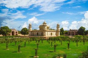 tumba de itimad ud daula, alias bebé taj, situado en agra, India foto