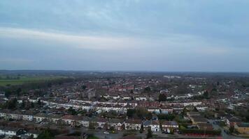 aereo metraggio di centrale hatfield città hertfordshire di Inghilterra, unito regno durante tramonto. marzo 9, 2024 video