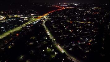 haute angle nuit métrage de illuminé central champ de chapeau ville de Hertfordshire Angleterre, uni Royaume, Mars 9ème, 2024 video