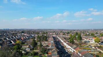 hoch Winkel Aussicht von Wohn Häuser beim Luton Stadt von England Vereinigtes Königreich. März 8., 2024 video