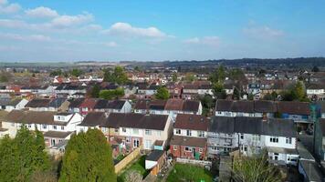 hoch Winkel Aussicht von Wohn Häuser beim Luton Stadt von England Vereinigtes Königreich. März 8., 2024 video