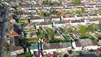 hoch Winkel Aussicht von Wohn Häuser beim Luton Stadt von England Vereinigtes Königreich. März 8., 2024 video