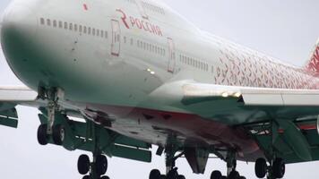 PHUKET, THAILAND - NOVEMBER 26, 2017. Huge carrier Boeing 747 of Rossiya approaching landing at Phuket airport. Jumbo jet is flying. Flight arriving. video