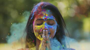 ai generado un mujer con holi polvo, contento holi concepto foto