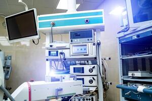 médico dispositivos, interior hospital diseño concepto. interior de operando habitación en moderno clínica. foto