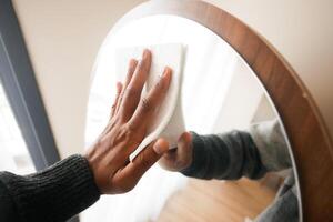 hand cleaning mirror with a tissue photo