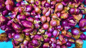 Onions on a Rotating Plate video