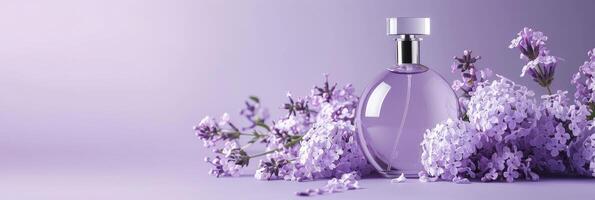 ai generado fragante elegancia perfume botella adornado con púrpura y blanco flores en contra un Violeta antecedentes foto