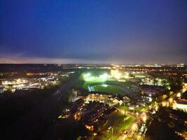 alto ángulo noche imágenes de iluminado central welwyn jardín ciudad de Inglaterra, unido Reino, marzo 1º, 2024 foto