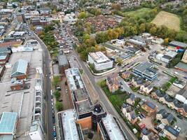 aéreo ver de residencial distrito y real inmuebles casas a hemel cáñamo ciudad de Inglaterra Reino Unido. noviembre 5to, 2023 foto