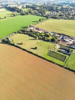 más hermosa aéreo imágenes de británico campo pueblo cerca Northampton ciudad de Inglaterra Reino Unido. octubre 25, 2023 foto