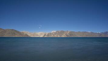 Ladakh Indien - - Himalaya Berg - - tibetanisch pangong See - - Sonnenuntergang Zeit Ablauf video