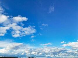 cielo y nubes terminado welwyn jardín ciudad de Inglaterra Reino Unido. marzo 1º, 2024 foto