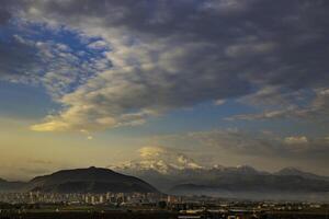 paisaje urbano de Kayseri y montar erciyes a amanecer en el Mañana foto