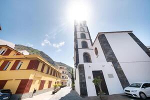 vistoso edificios en el calles de garachico, tenerife, canario islas, España, foto