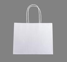 blanco papel bolso con manejas, bolsa de papel Bosquejo, aislado foto