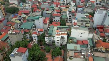 antenne visie van stedelijk gebouwen in Hanoi, Vietnam video