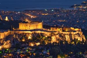 icónico Partenón templo a el acrópolis de Atenas, Grecia foto