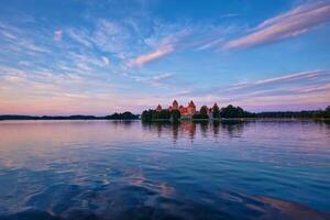 trakai isla castillo en lago galón, Lituania foto