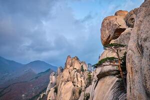 ver desde ulsanbawi rock cima. seoraksan nacional parque, sur corea foto