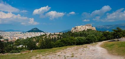 icónico Partenón templo a el acrópolis de Atenas, Grecia foto