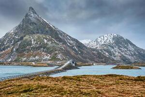 Fredvang puentes lofoten islas, Noruega foto