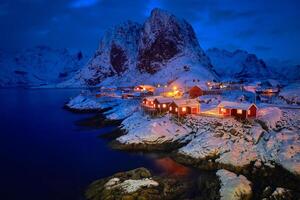 hamnoy pescar pueblo en lofoten islas, Noruega foto