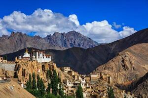 lamayuru gompa tibetano budista monasterio , ladakh foto