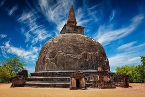 kiri vihara antiguo budista dagoba estupa foto